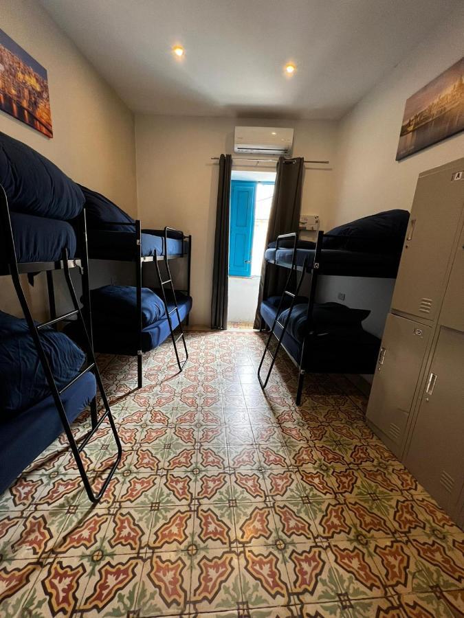 Bookarest Hostel Malta Saint Julian's エクステリア 写真